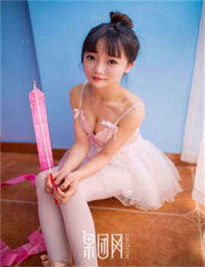 年轻女子美味偷窥