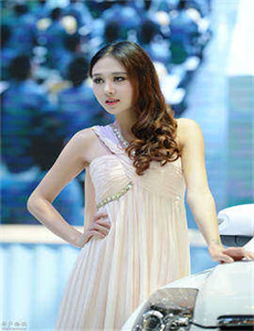 偷窥美容师服务